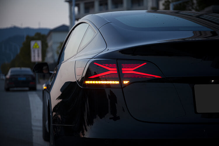 Tesla model 3/Y 18-23 Smoked Tail lights - Pair (Left+Right)